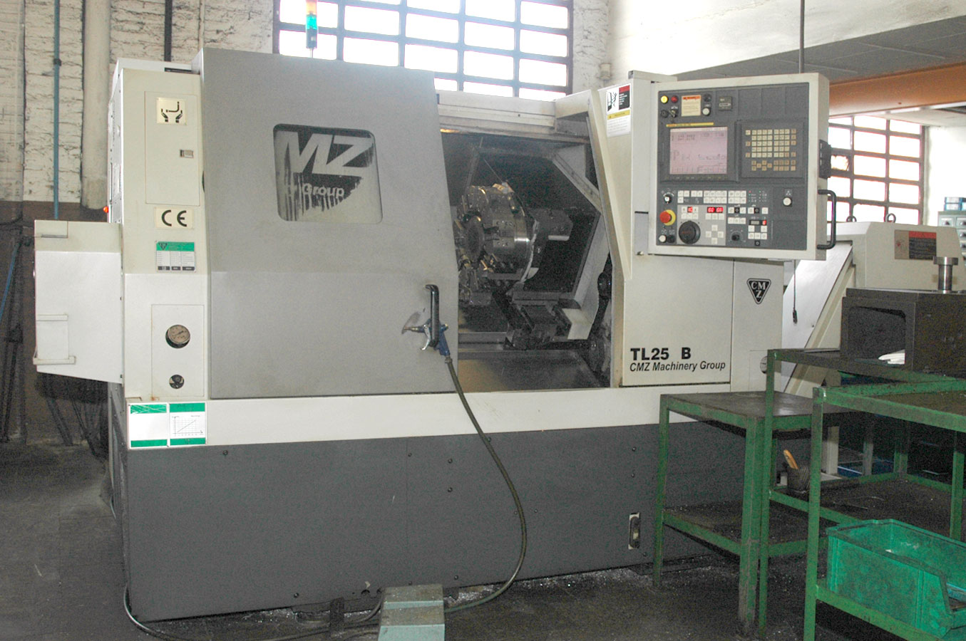 TORNO CNC MARCA CMZ MODELO TL-25-B